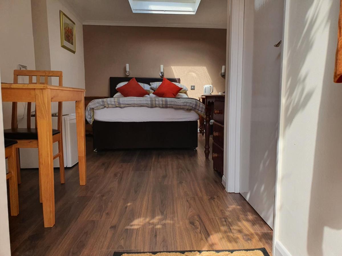 Penryn Guest House, Ensuite Rooms, Free Parking And Free Wifi Stratford-upon-Avon Exterior photo