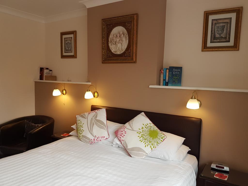 Penryn Guest House, Ensuite Rooms, Free Parking And Free Wifi Stratford-upon-Avon Exterior photo