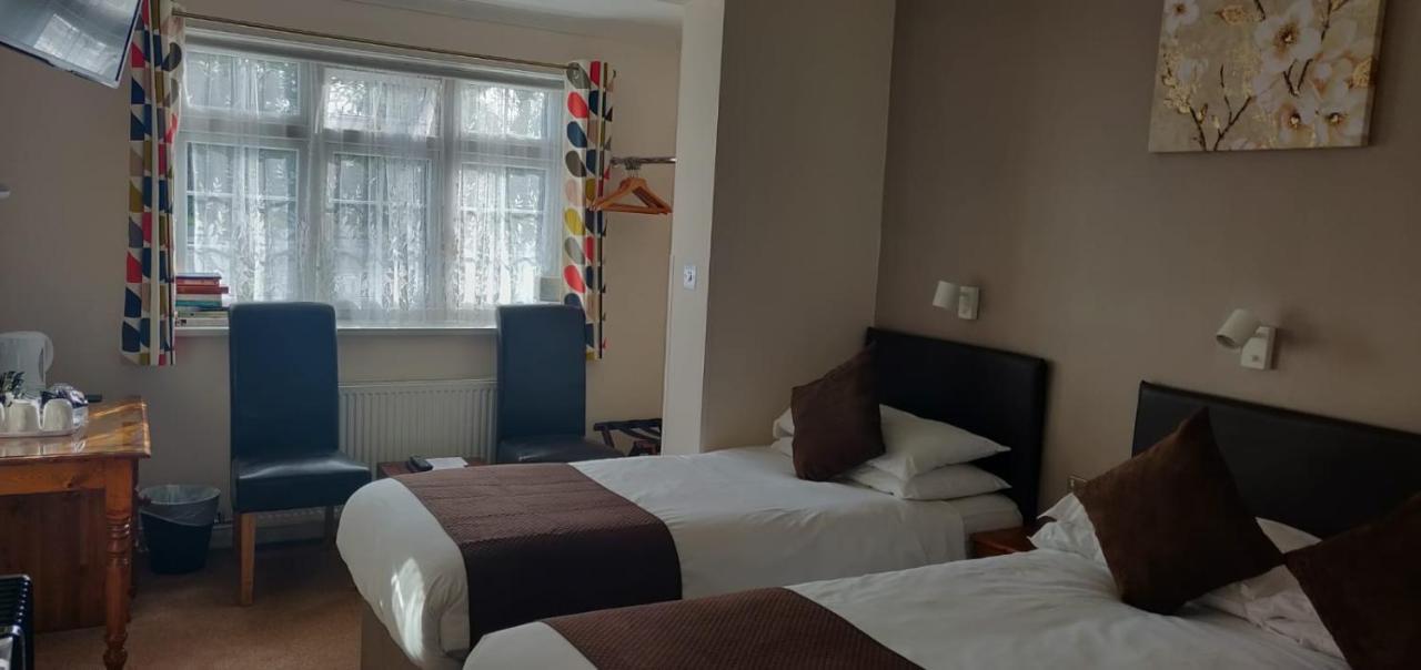 Penryn Guest House, Ensuite Rooms, Free Parking And Free Wifi Stratford-upon-Avon Exterior photo