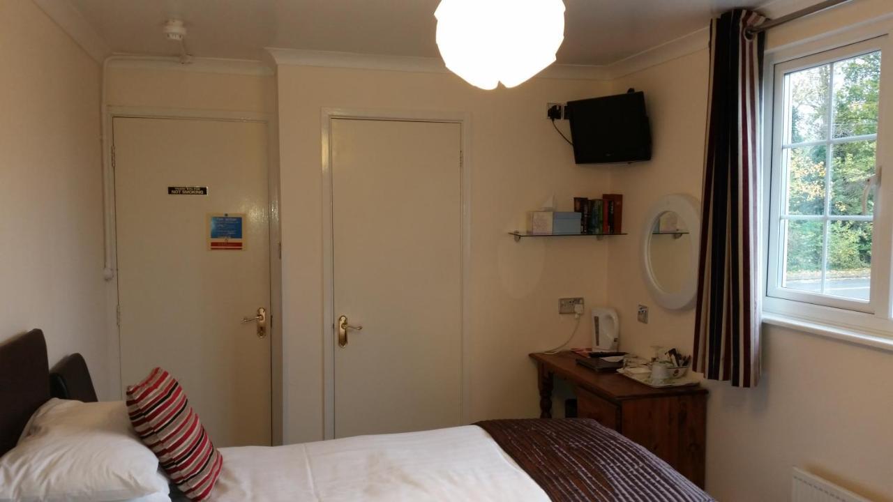 Penryn Guest House, Ensuite Rooms, Free Parking And Free Wifi Stratford-upon-Avon Room photo